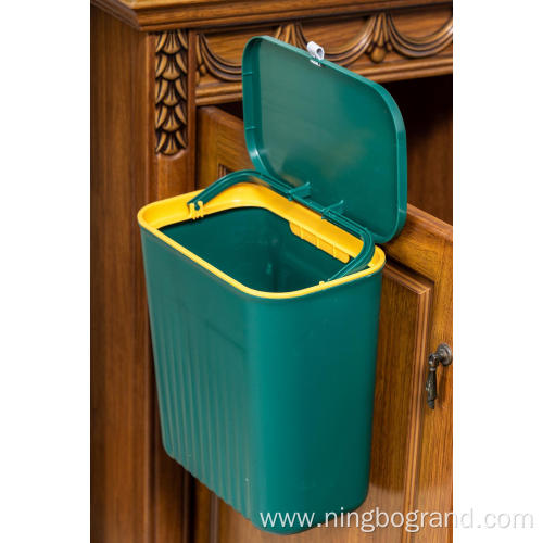 Hanging Trash Can with Lid